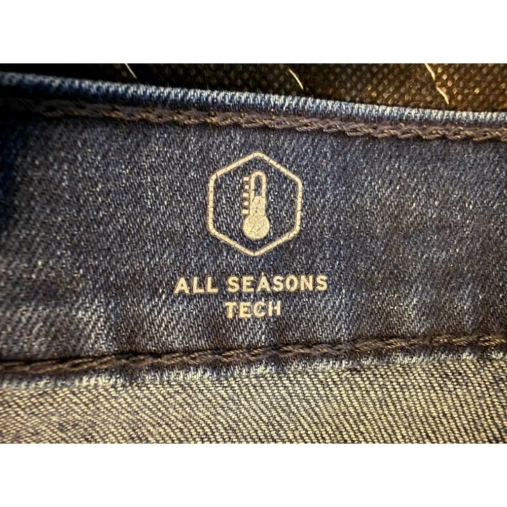 Levi's 502 Taper Jeans Mens 31x30 Dark Wash Red Tab All Seasons Tech Denim
